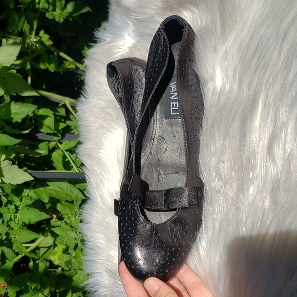 Vaneli Black Perforated Loafers satin bow 9S - Picture 6 of 9